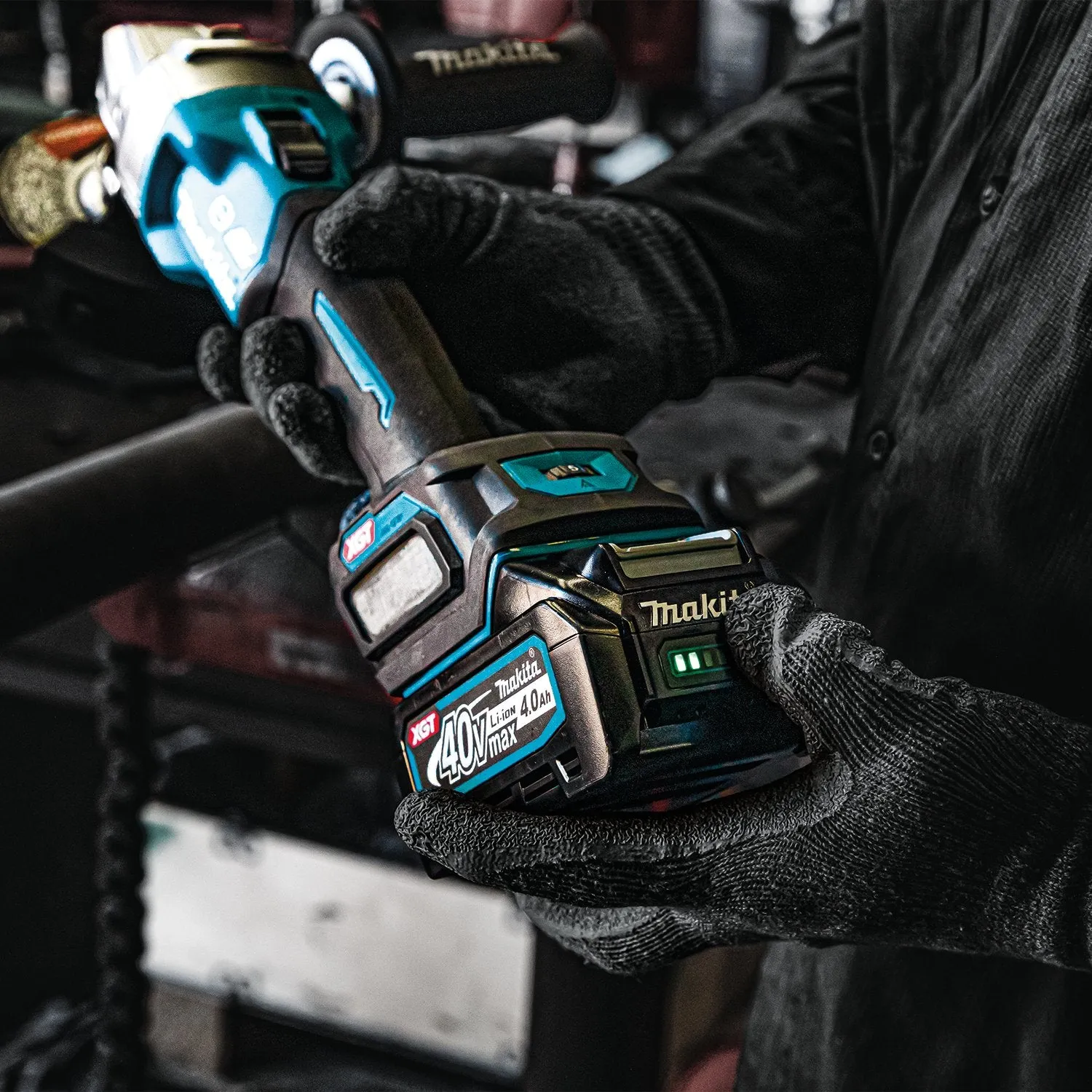 Makita (GAG04M1) 40V max XGT® Brushless 4‑1/2” / 5" Angle Grinder Kit, w/Electric Brake, AWS® Capable (4.0Ah)