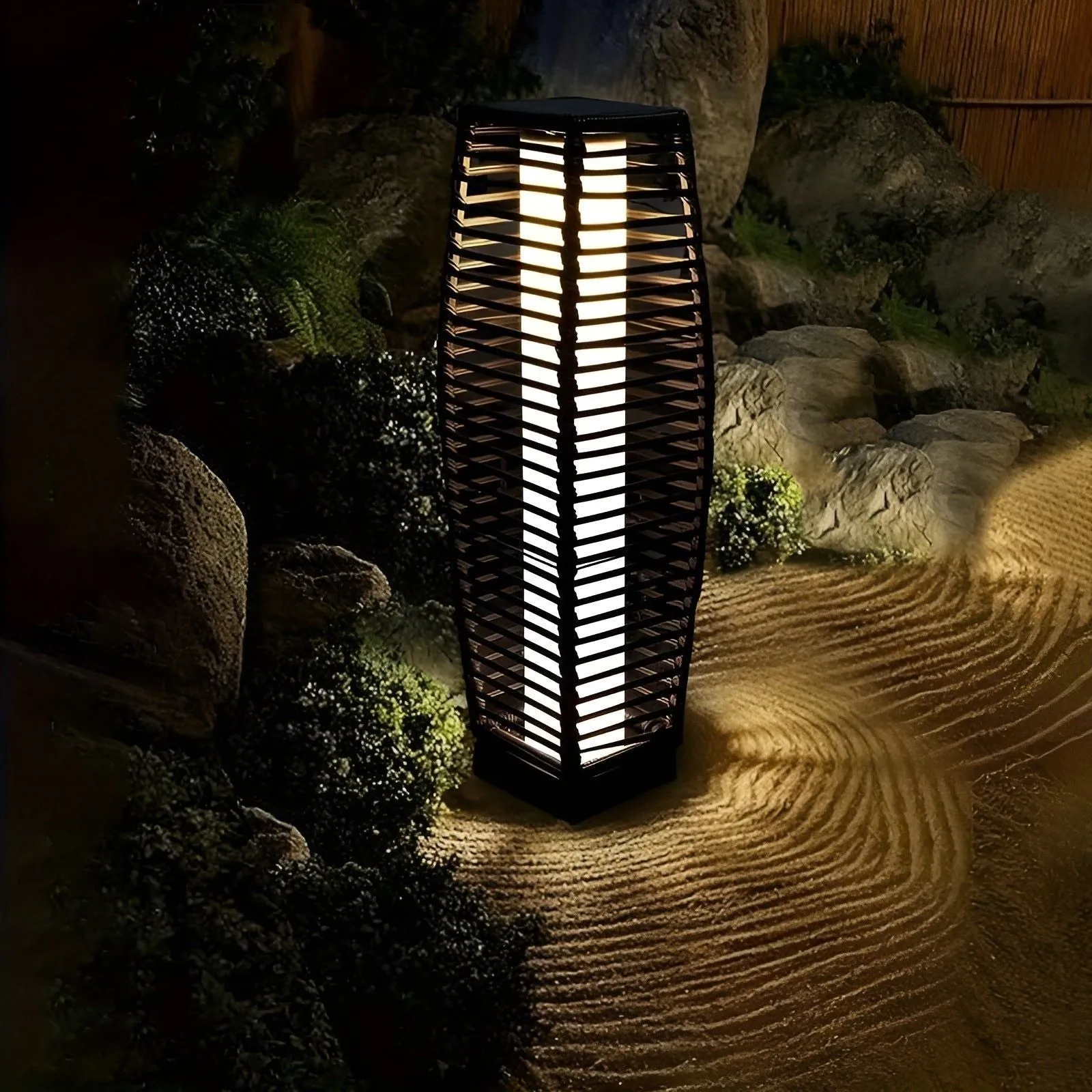 OutdoorShimmer Light - Vielseitige Solar-Außenbodenlampe