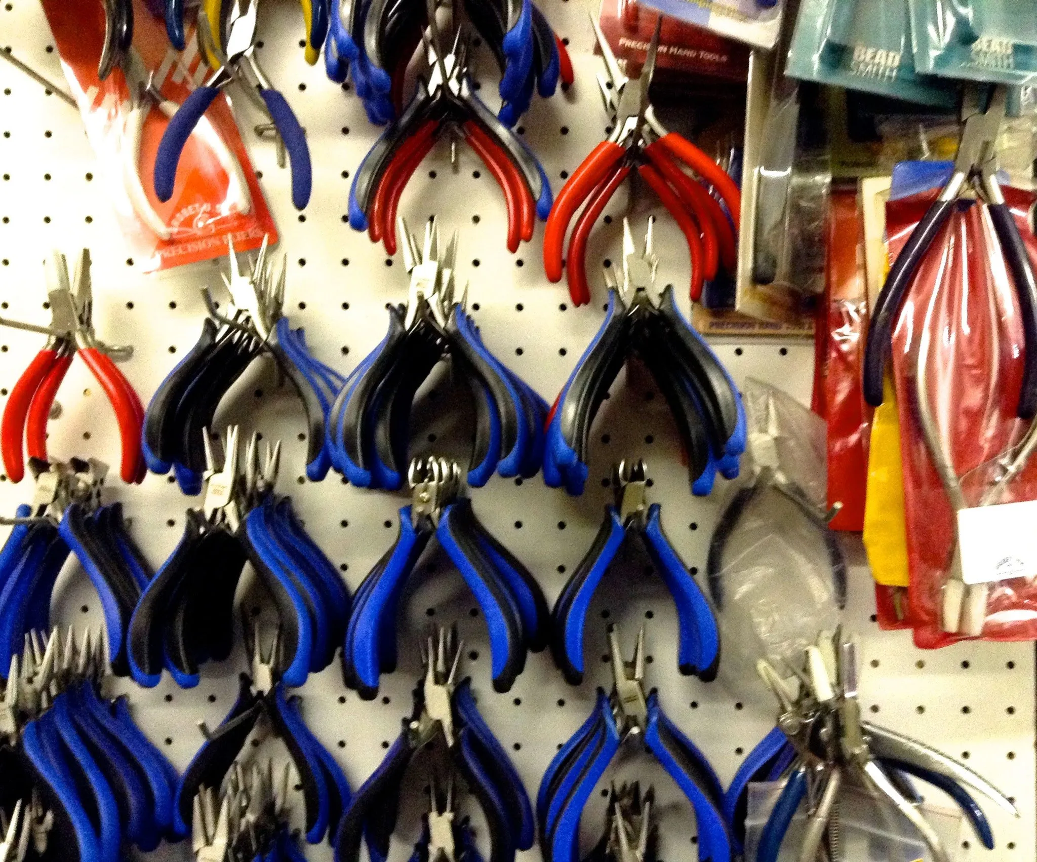 tools / economy pliers